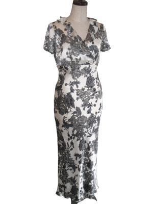 �^�C�V���N�̃h���X