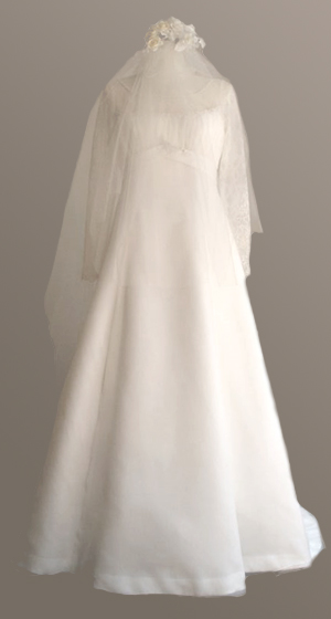 ��l�̃E�G�f�B���O�h���X