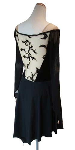 �����[�X�̃R�X�`���[��